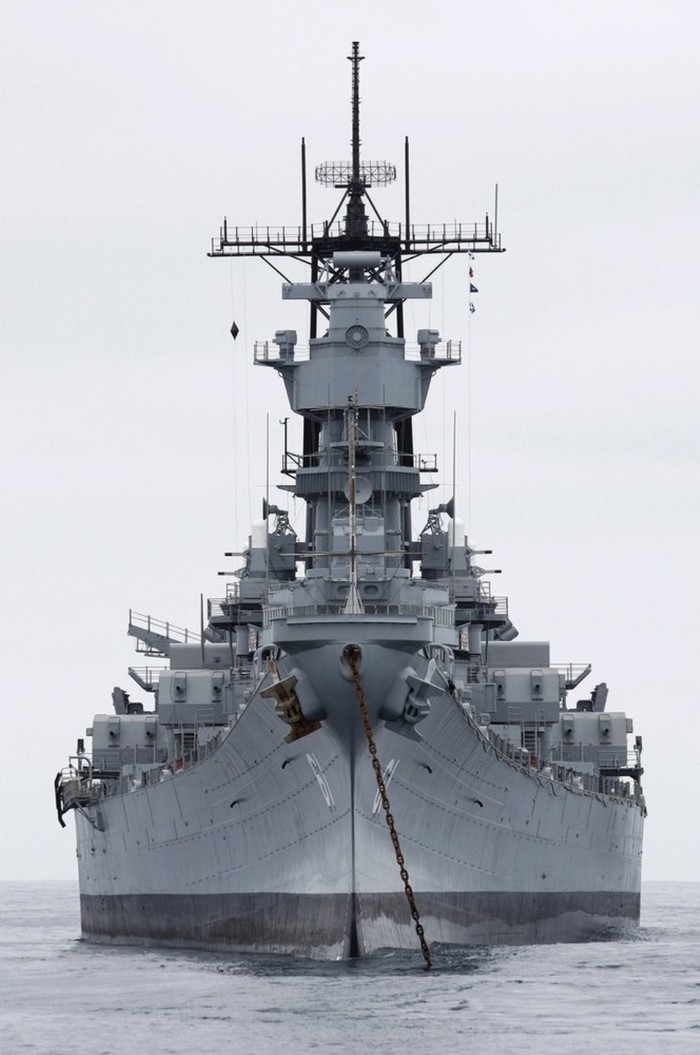 Thiết giáp hạm USS Iowa (BB-61) của Hải quân Hoa Kỳ